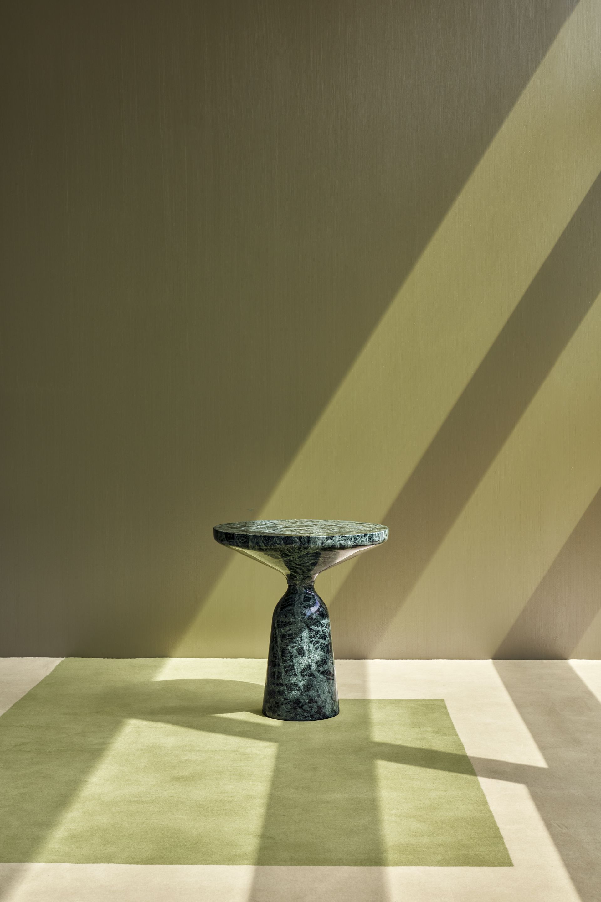 ClassiCon-kilkenny-rug-bell-side-table-verde-guatemala-photo-hassos.jpg