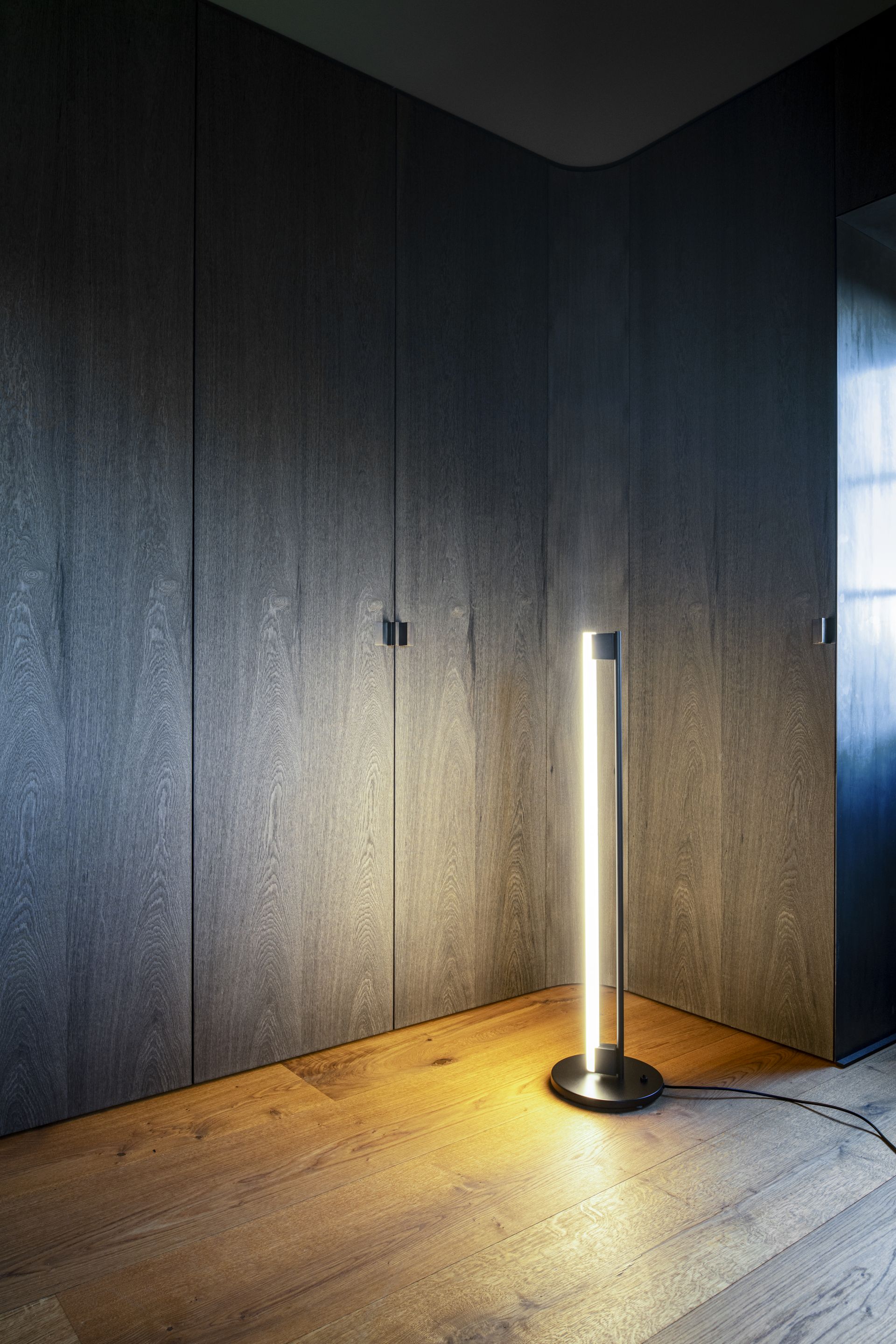 ClassiCon-tube-light-floor-lamp-black-light-on-strong-photo-kain.jpg