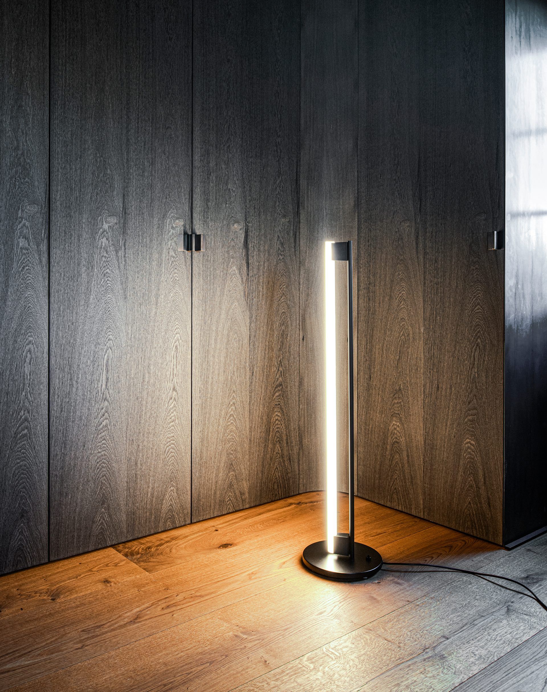 ClassiCon-tube-light-floor-lamp-content-2_3x.jpg